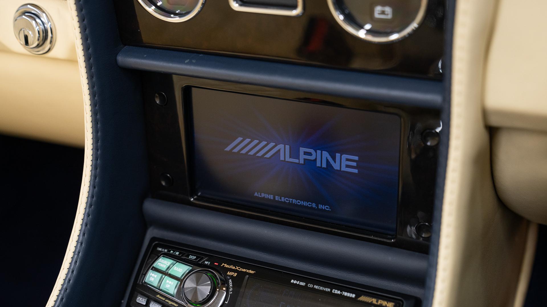 Bentley Azure Photo dbc87ff9-7fab-49e0-bf90-17faaeb3e3a5.jpg