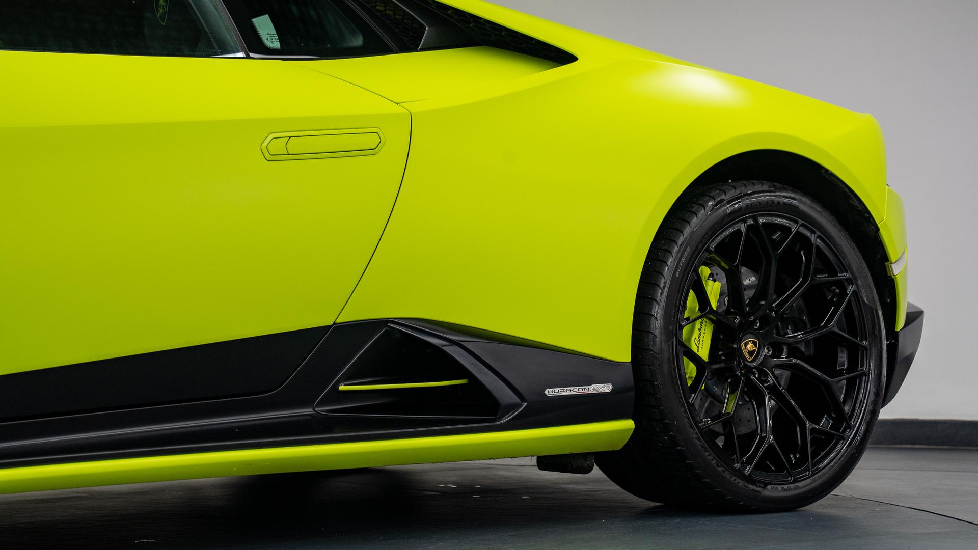 LAMBORGHINI Huracan Photo dbe5c19e-839e-4871-9eef-95486f72540c.jpg