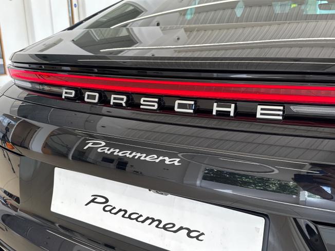 PORSCHE Panamera Photo 13