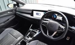 Volkswagen GOLF Photo 2