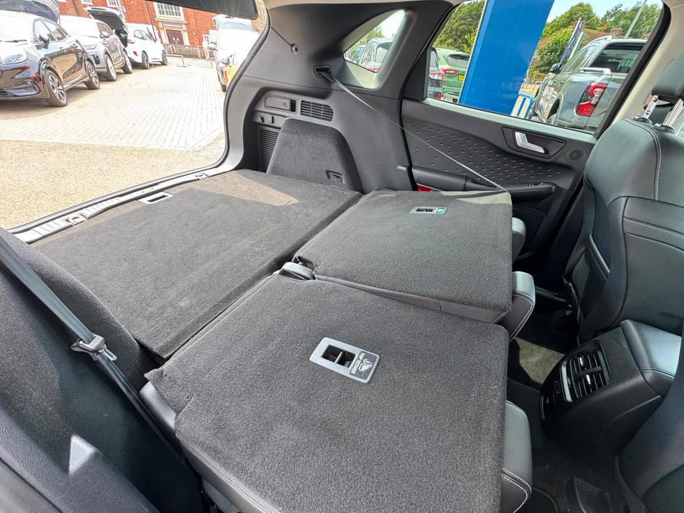 Ford Kuga Photo dc16572f-0af8-4d65-b5bc-d4a8653273fc.jpeg