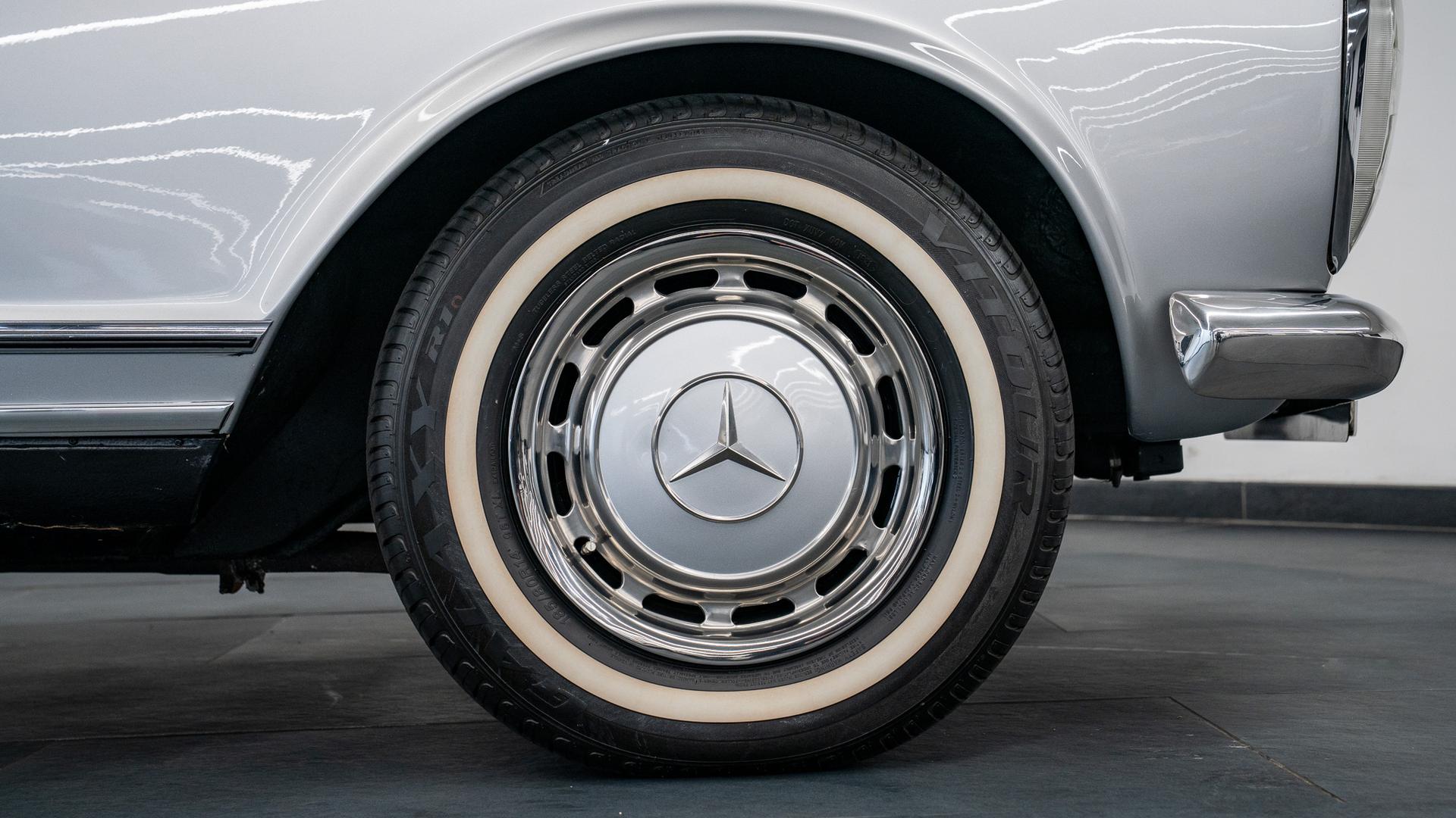 Mercedes-Benz 280 SL Photo dc16ab6f-4df5-4c36-9d6a-51849dca26b8.jpg