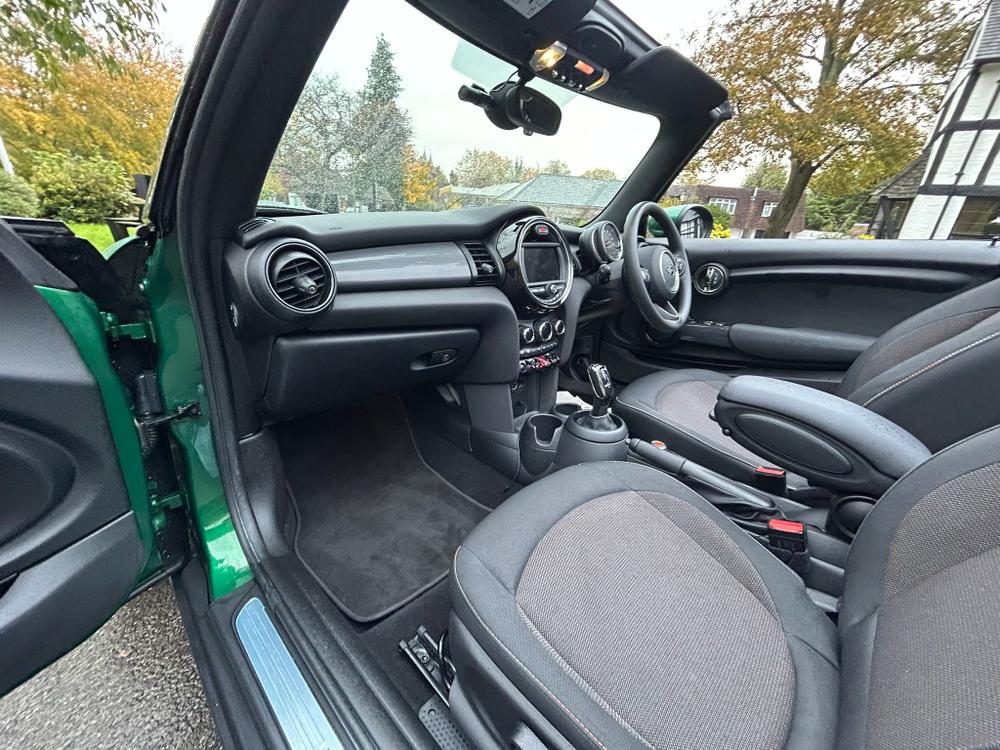 Used MINI Convertible GJ21ULV 27