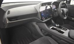 Lexus RZ Photo 8