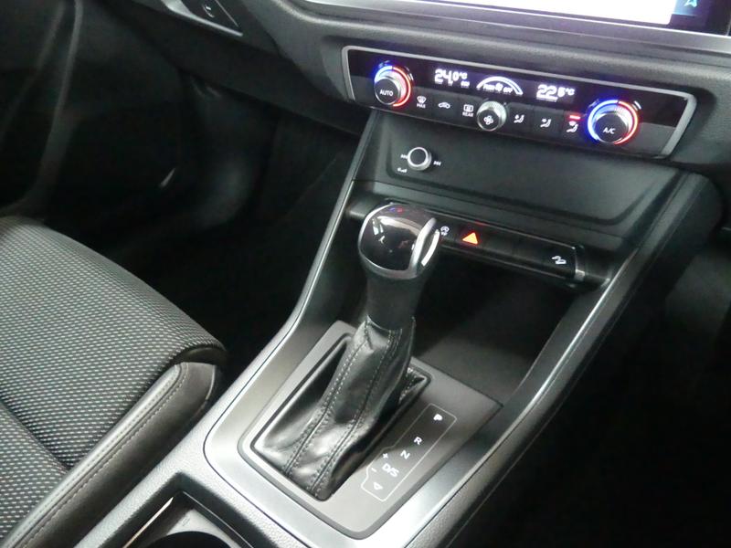 Audi Q3 Photo dc21751a-63d6-4129-8268-7d61e8eaf9e8.jpg