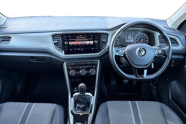 Volkswagen T-Roc Photo 12