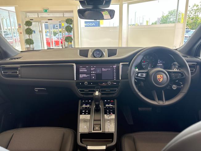 PORSCHE Macan Photo 27