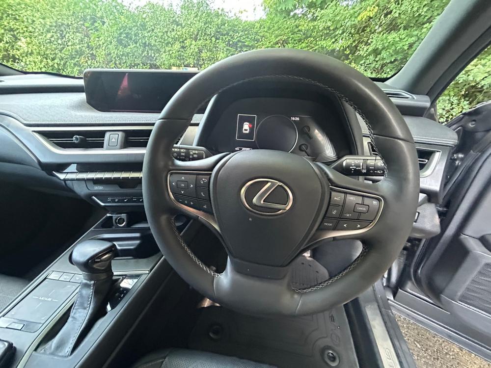 Used Lexus UX L666MBV 35