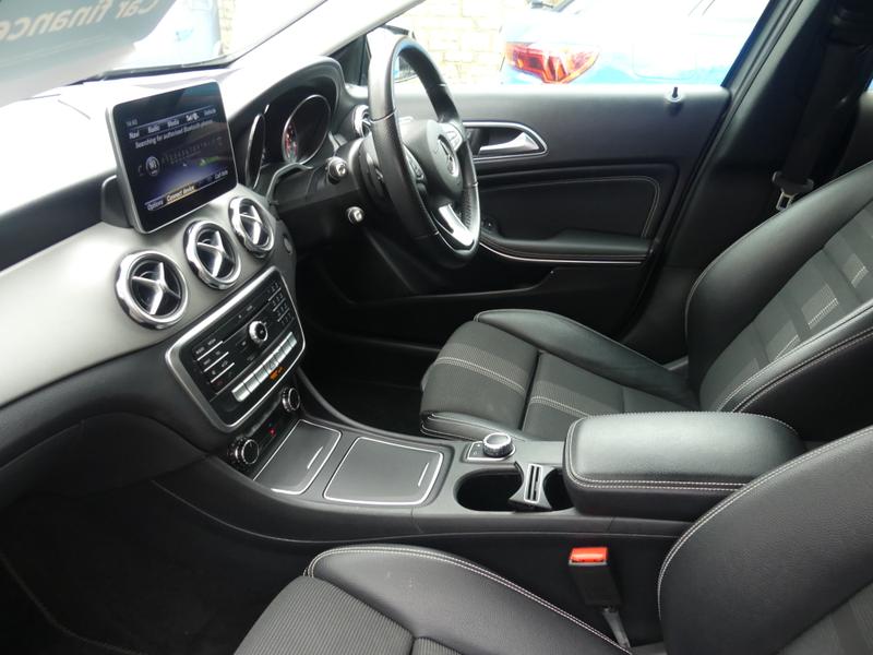 Mercedes-Benz GLA Photo dc46146f-c05a-4c43-af53-cf69dd55d0bd.jpg