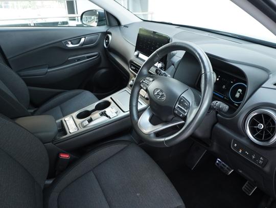 Hyundai KONA Photo dc47426c-ee6b-496b-8f2e-356a24a34cb0.jpg
