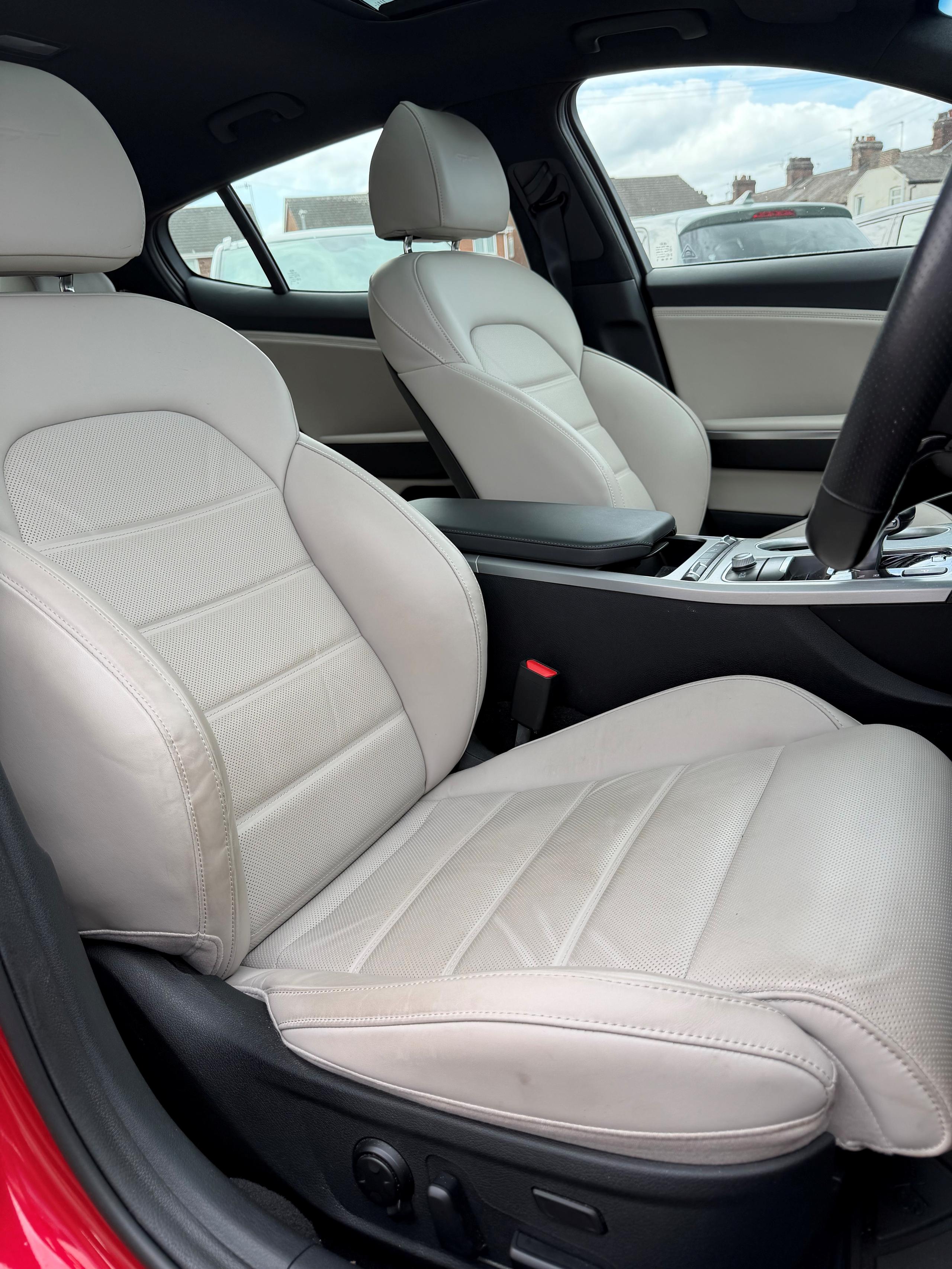 Kia Stinger Photo 11