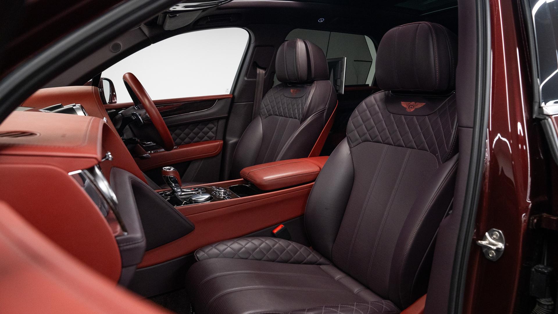 Bentley Bentayga Photo dc4adeb6-8916-461e-9aba-ee276a80ead0.jpg