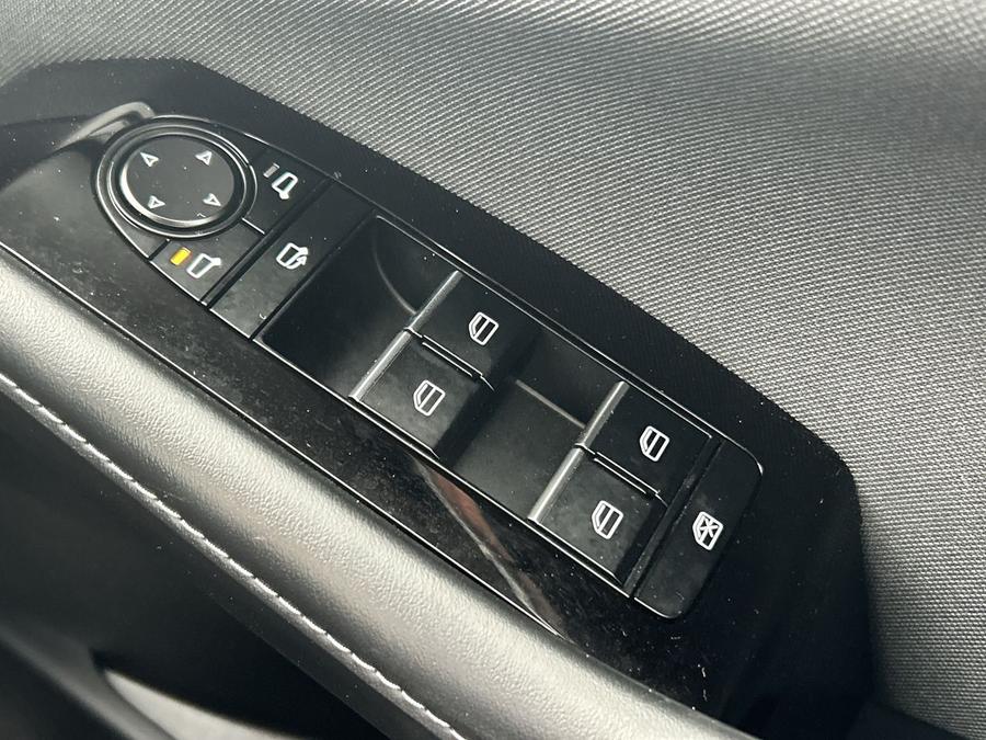 Mazda CX-30 Photo dc4dbdb5-0bc8-4c74-bd9d-9c7375cdc663.jpg