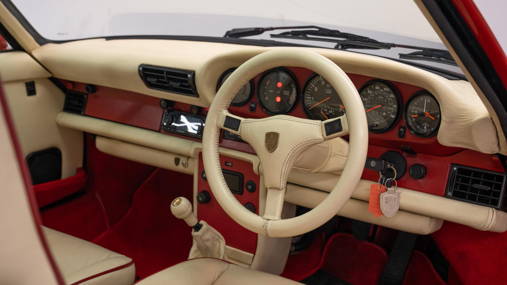 Porsche 911 Photo dc50c257-f879-459b-a0b1-e25be2df531a.jpg