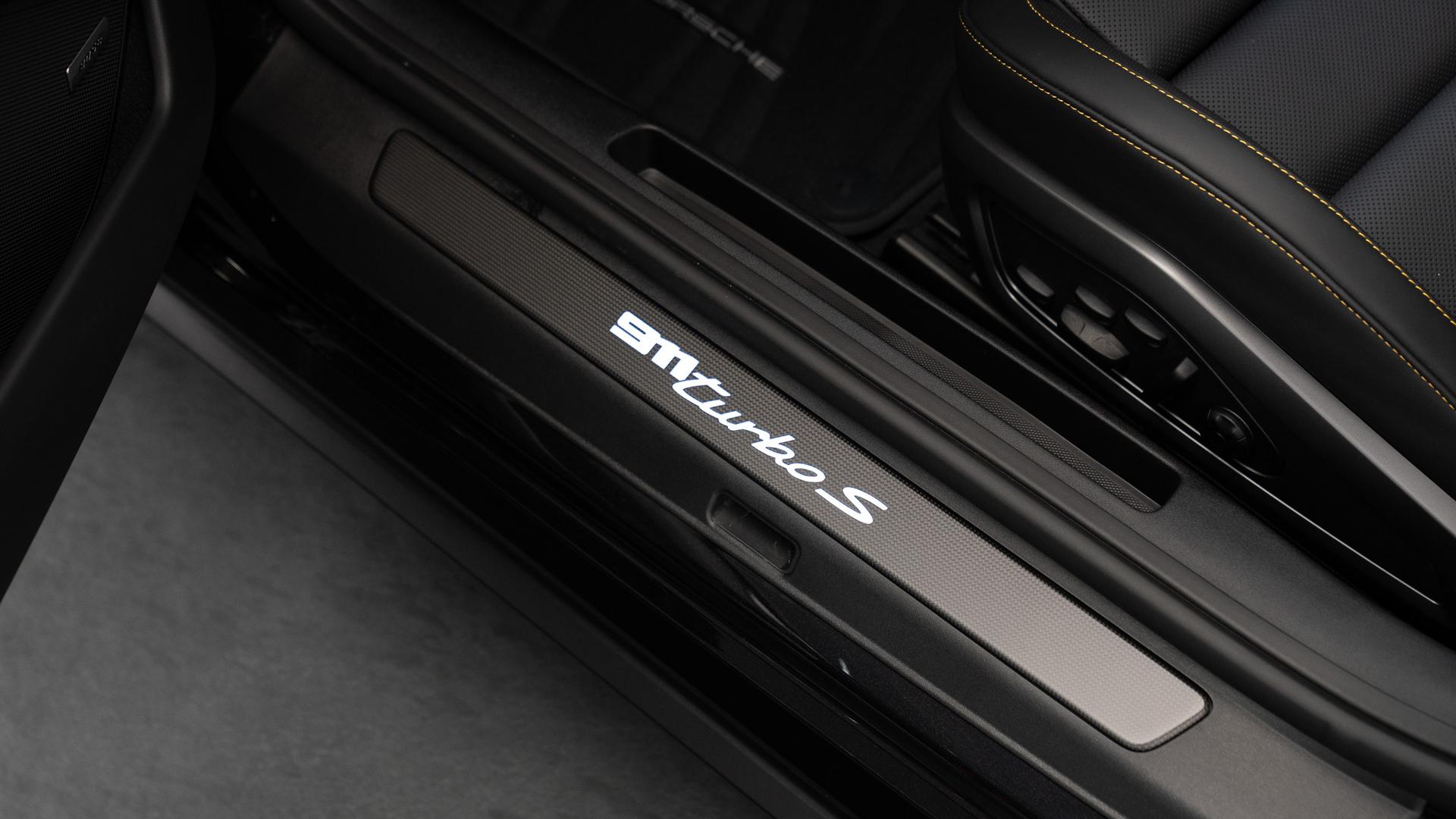 Porsche 911 Photo dc5e6f12-0785-4fc0-9c11-f1f4b76817ba.jpg