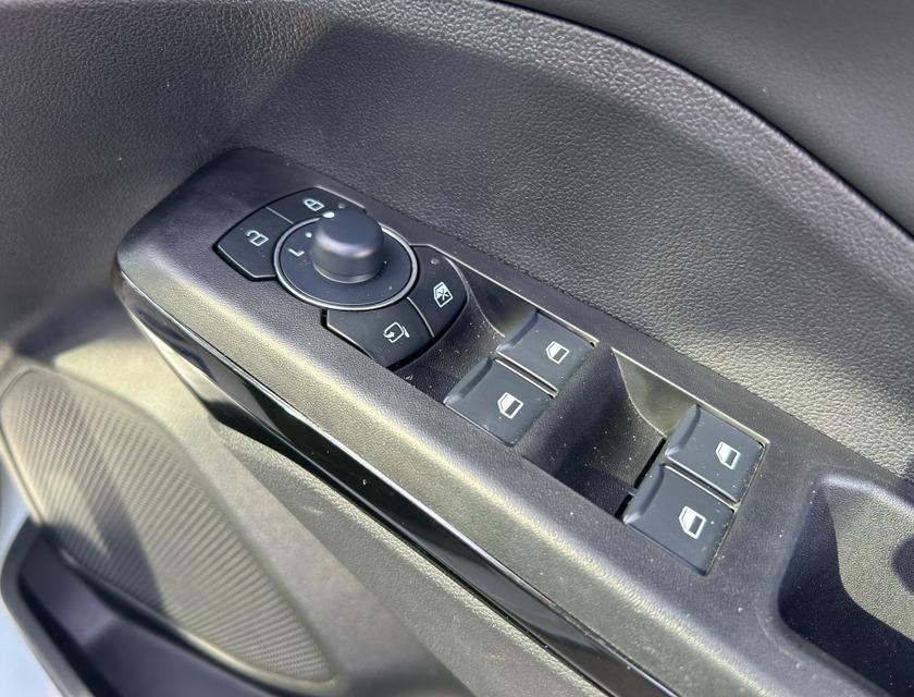 Ford Puma Photo dc644778-c273-4eae-b92d-354cc39455b6.jpg