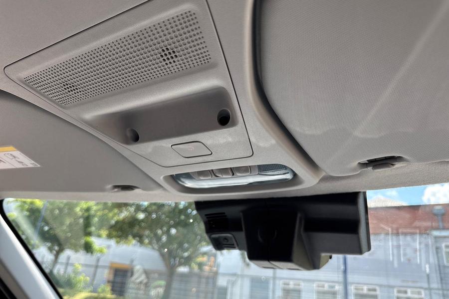 Ford E-TRANSIT COURIER Photo dc657731-6cda-4f9d-a48c-8c68fa6ee9df.jpg