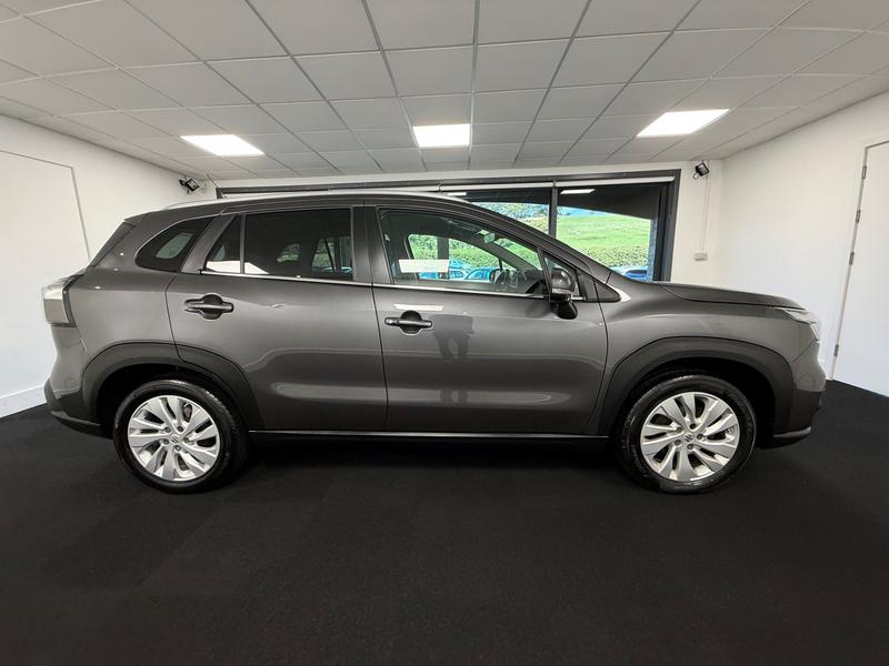 Suzuki S-Cross Photo dc6aa1c8-4a75-4a79-b768-d155d6838e16.jpg