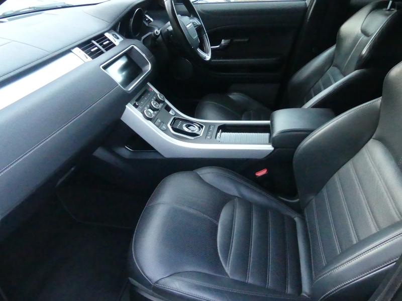Land Rover Range Rover Evoque Photo dc7c3423-13c4-4560-8e4e-d5ada0e345c2.jpg