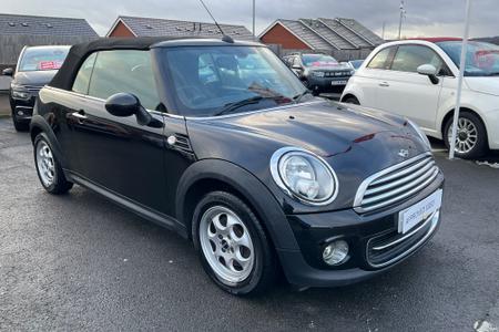 2015 2015 Mini Convertible 1.6 Cooper Convertible 2dr Petrol Auto Euro 6 (122 ps) Fuel type photo