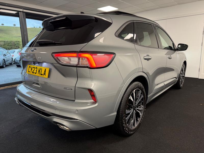Ford Kuga Photo dca3510d-4847-41b2-a19f-5a61bfd25c74.jpg