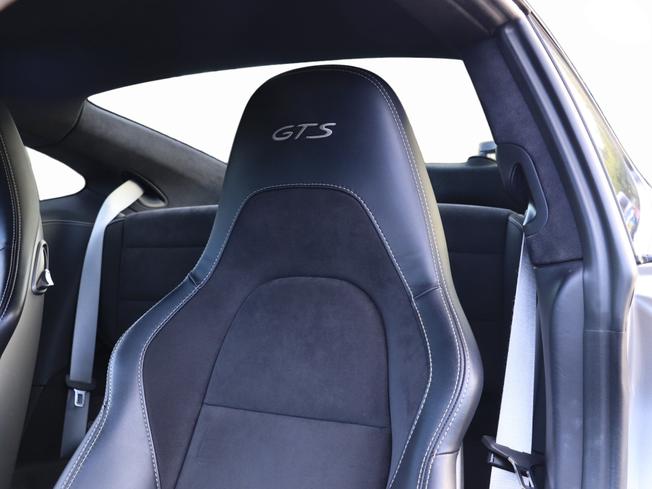 PORSCHE 911 Photo 16
