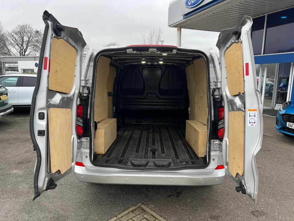 Ford Transit Custom Photo dcb5a599-3be5-469a-b0ff-bd31c3854d46.jpeg