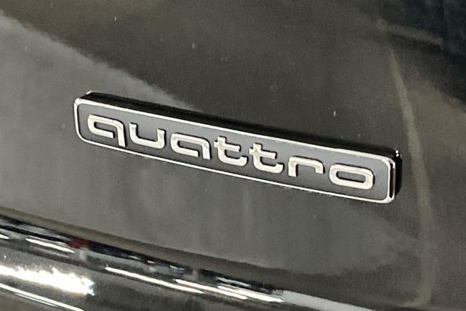 AUDI Q7 Photo 37