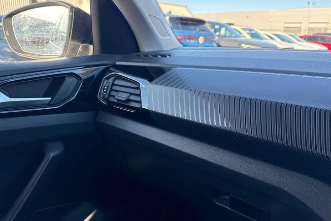 VOLKSWAGEN T-Cross Photo 26