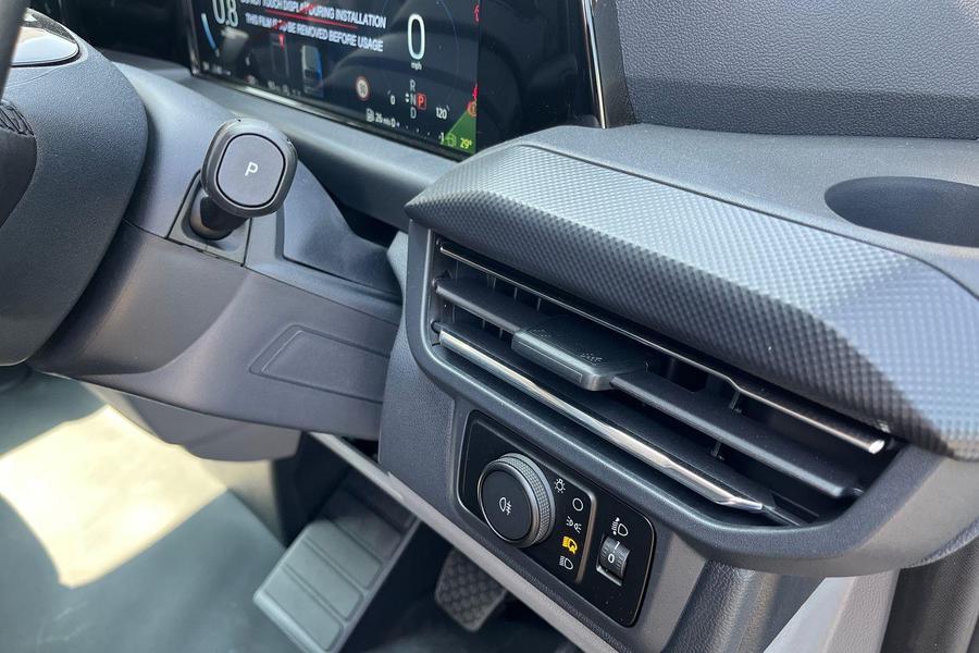 Ford TRANSIT CUSTOM Photo dce86845-cf18-415b-bed9-050a639a7754.jpg