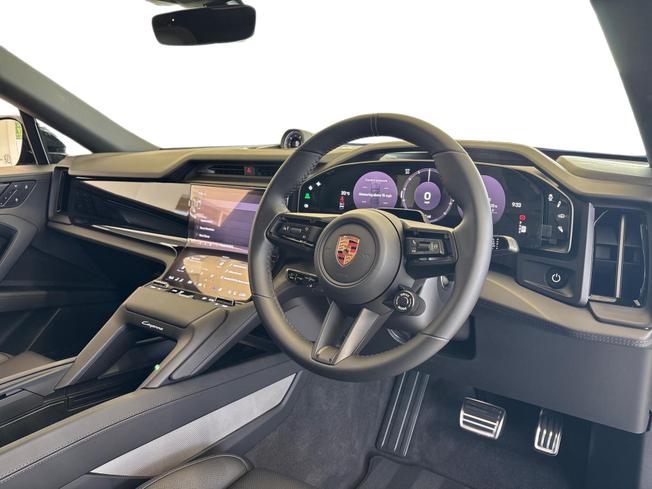 Porsche Cayenne Electric Photo 21