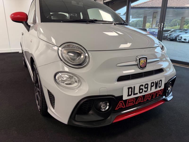 Abarth 595 Photo dcfaaef2-7ed0-43ee-aba2-1b30a60c2110.jpg