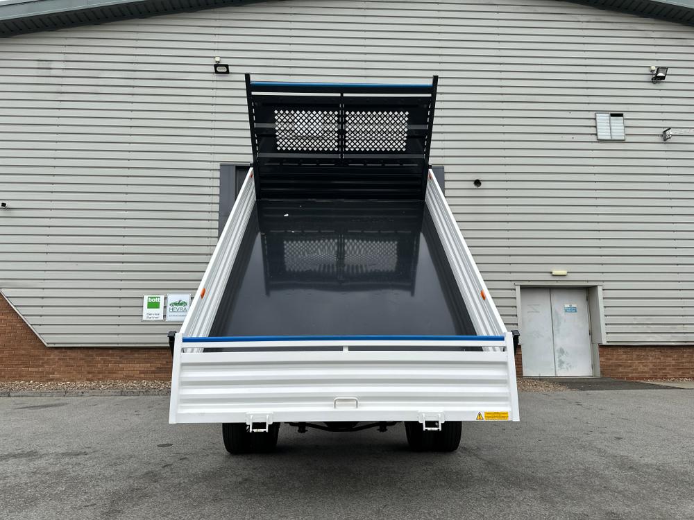Ford Transit Photo dd10fea1-916f-43ce-9b88-ab688270a30c.jpg