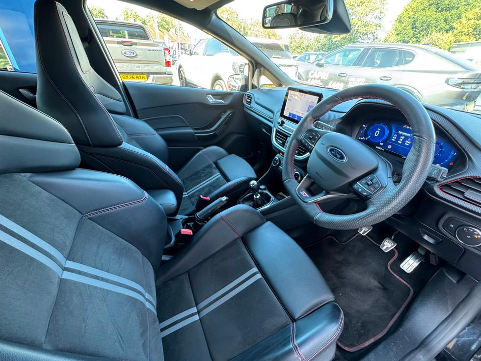 Ford Fiesta Photo dd1b594a-57ce-40c5-8301-cc31ebd97a9d.jpg