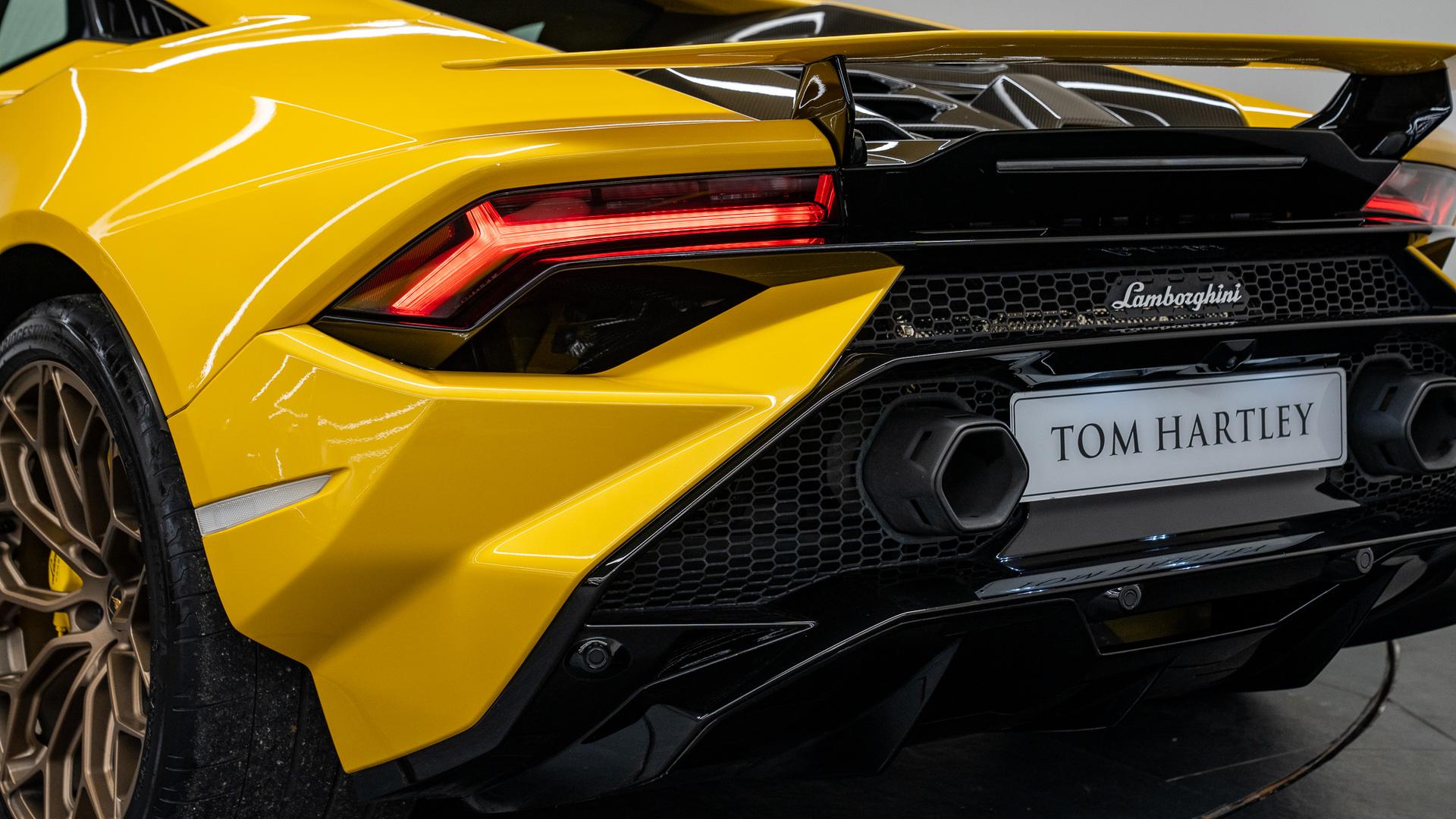 LAMBORGHINI Huracan Photo dd1ffc2a-944b-4306-b40a-bce34a6adc65.jpg