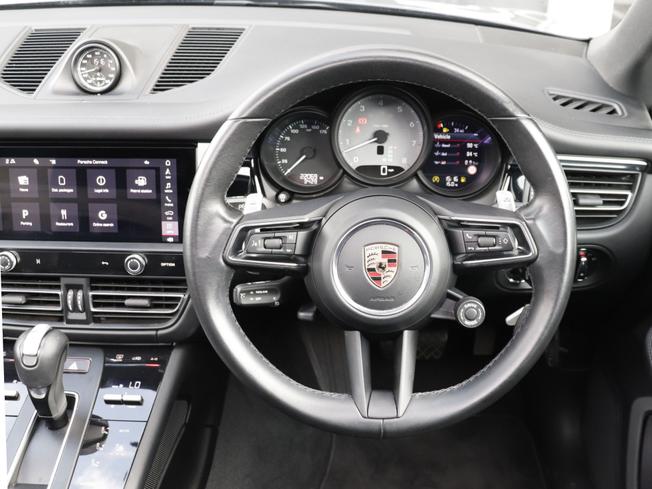 PORSCHE Macan Photo 37
