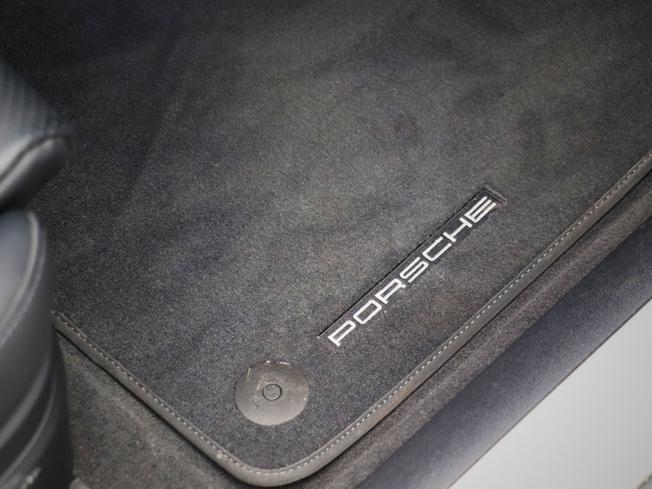 PORSCHE Panamera Photo 18