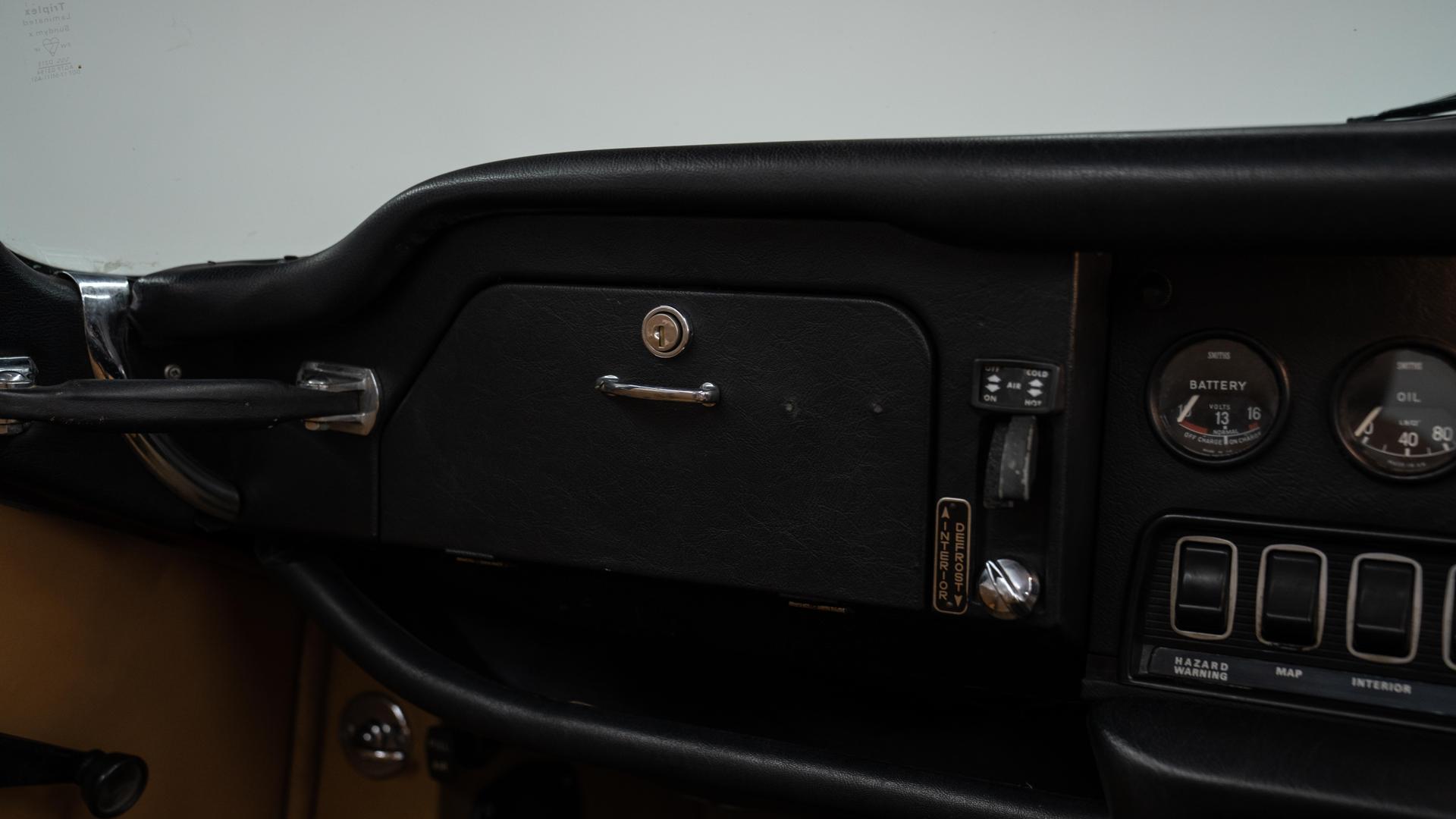 Jaguar E-Type Photo dd4fa6c0-93f7-4fef-bd0f-32b663d2641d.jpg