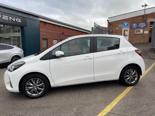 Toyota Yaris Photo dd52d9cd-0a70-4477-9bc0-22941840379f.jpeg