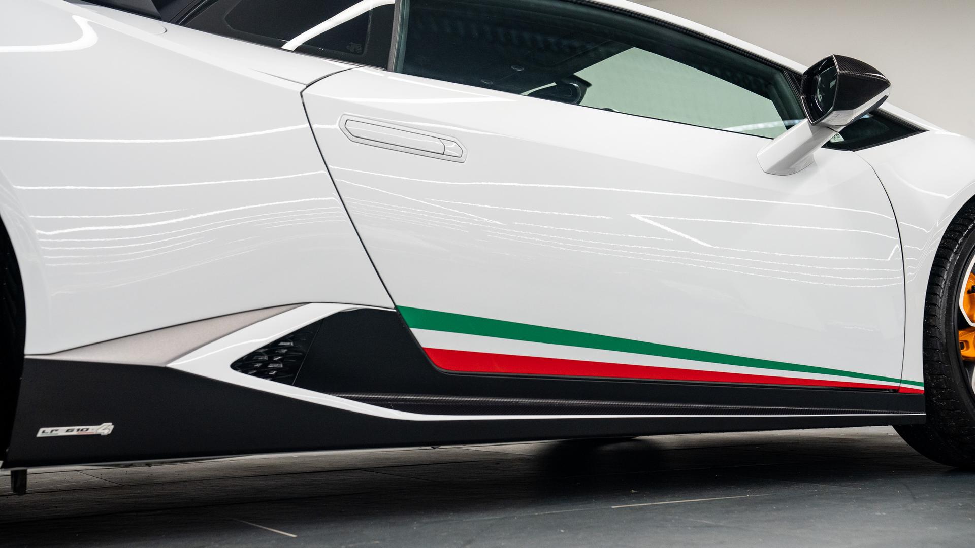 LAMBORGHINI Huracan Photo dd55eba7-3d38-4166-aa48-55ec9f86f5be.jpg