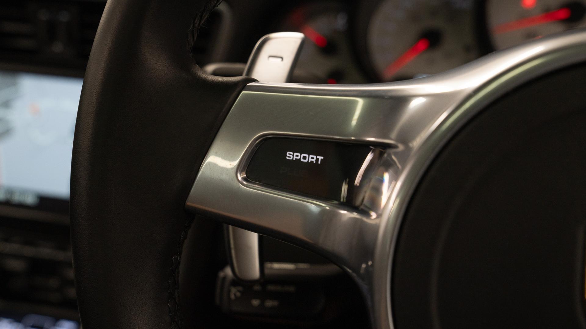 Porsche 911 Photo dd636a5e-8ddf-465d-92ea-cc9dd61f5541.jpg