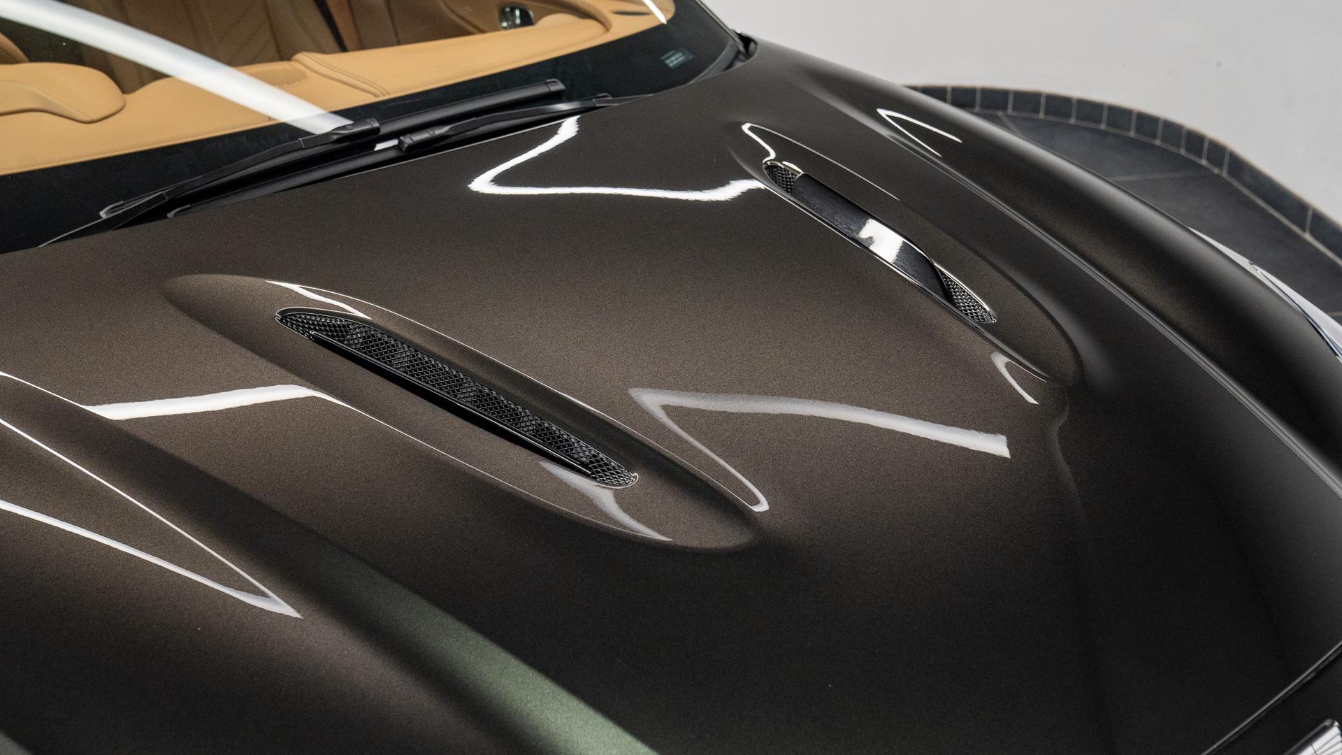 Aston Martin DBX Photo dd66775d-dec1-47a0-958e-d00a10619202.jpg