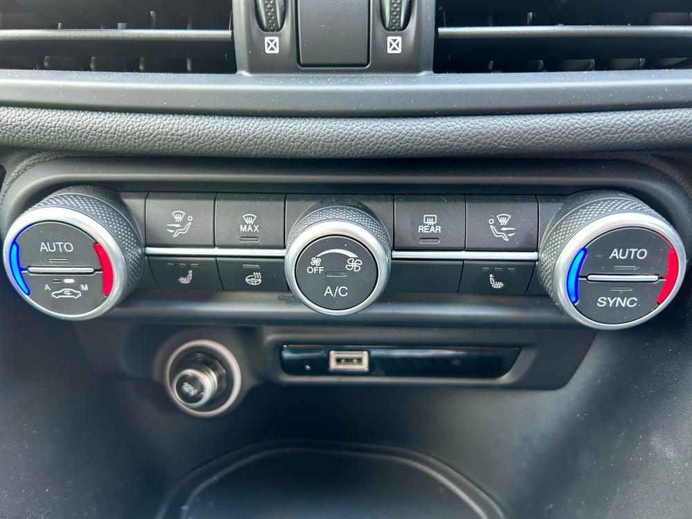 Used Alfa Romeo Giulia LC22YDN 43