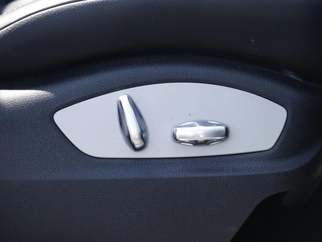 PORSCHE Macan Photo 35