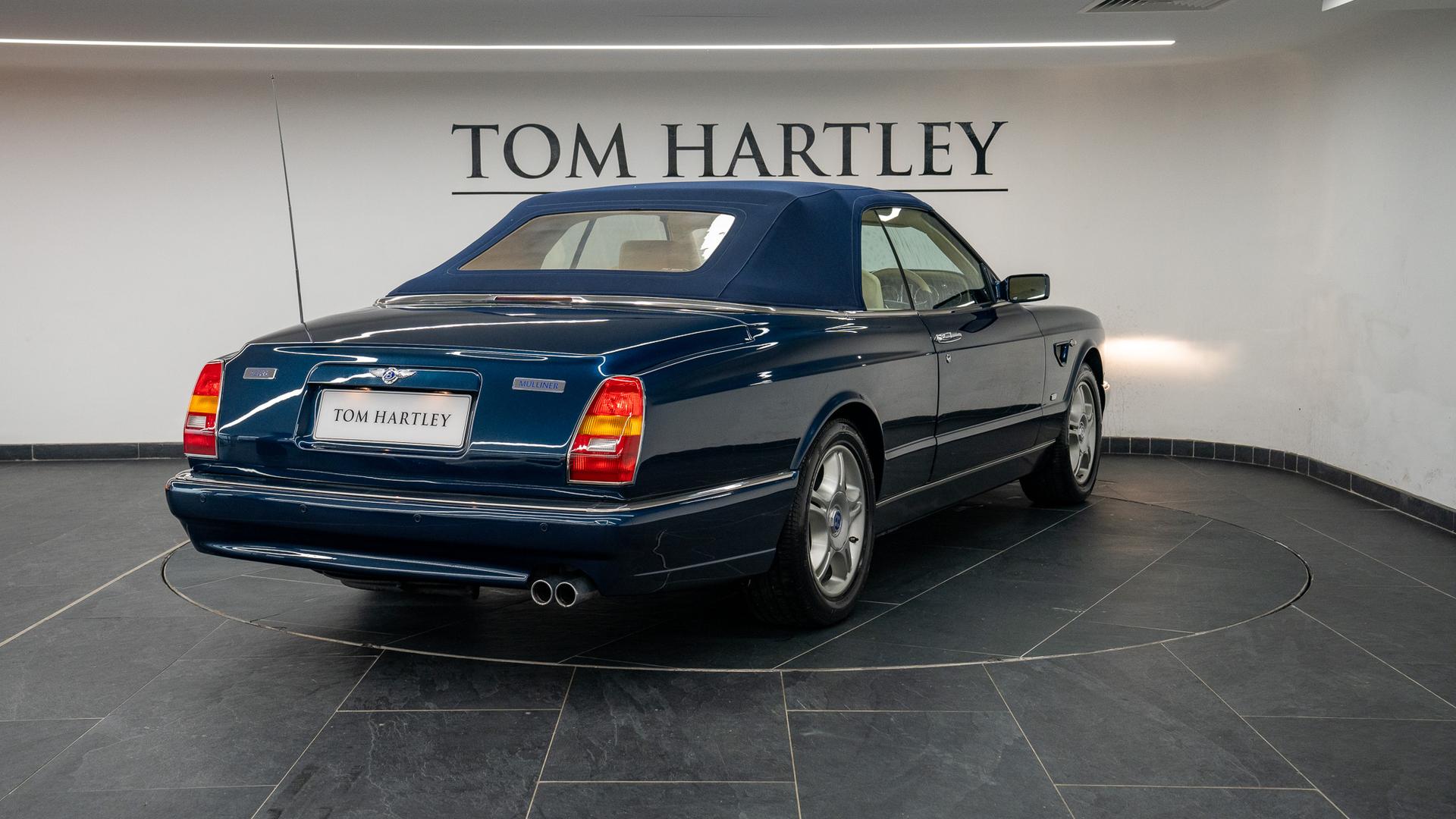 Bentley Azure Photo dd8b56a3-1ce0-4fdb-a3d8-63dfff8fc2e0.jpg