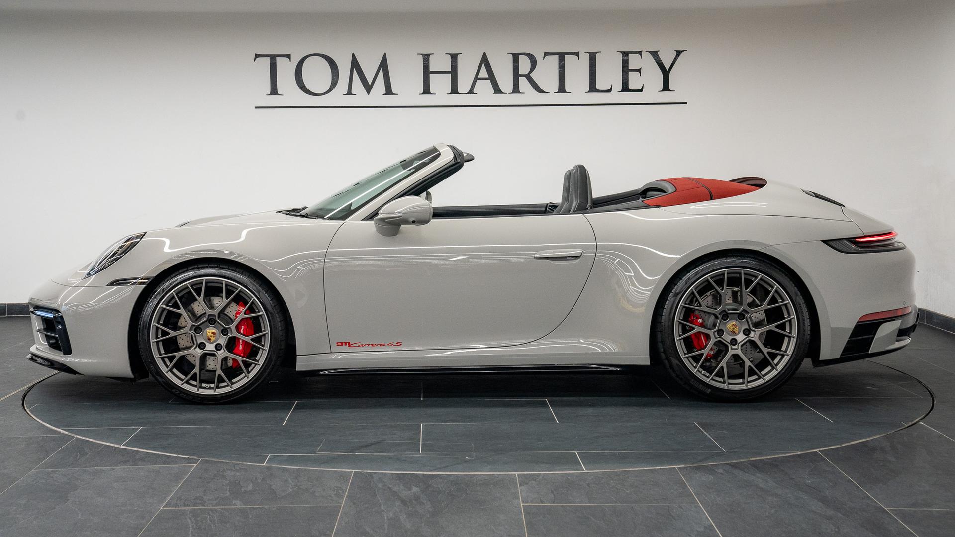 Porsche 911 Photo dd8e25a8-cdd2-4d05-8e94-a09694603198.jpg