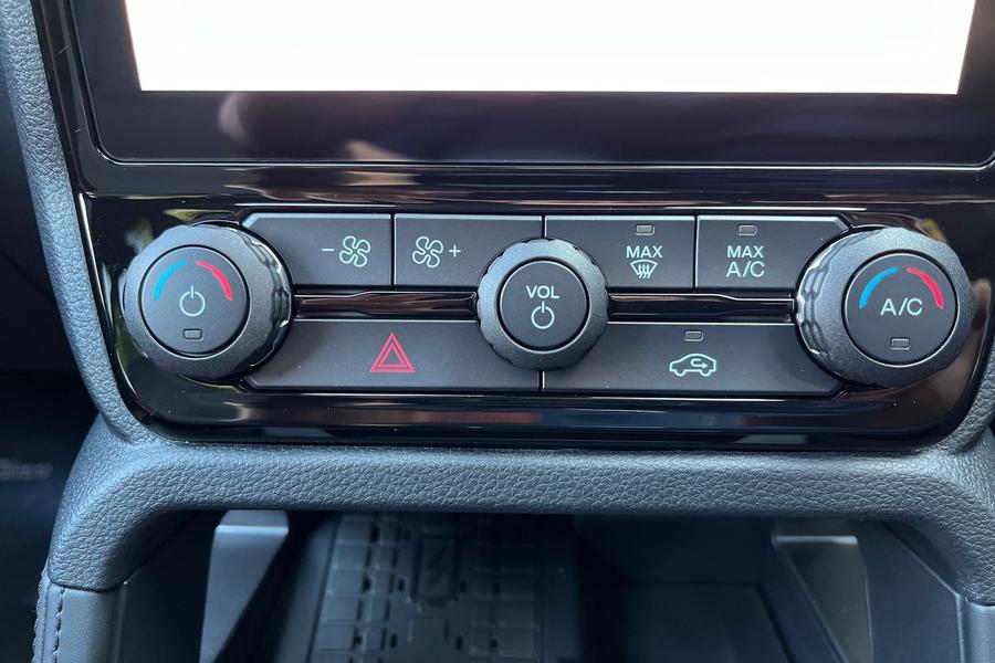 Ford RANGER Photo dd8f7eb6-acca-4e6c-b74f-6780556f2658.jpg