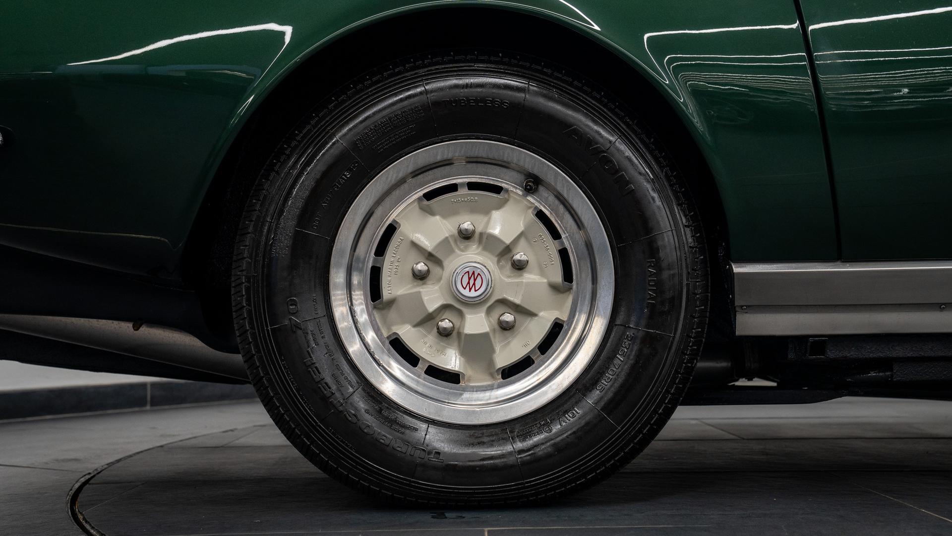 Aston Martin V8 Photo ddbdc7a5-2c7c-4aab-8ed0-75dd077a42c2.jpg