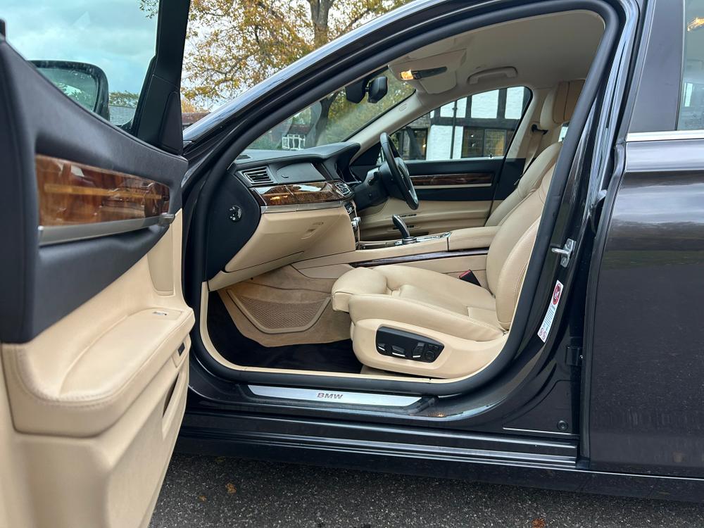 Used BMW 7 Series ESO65 29