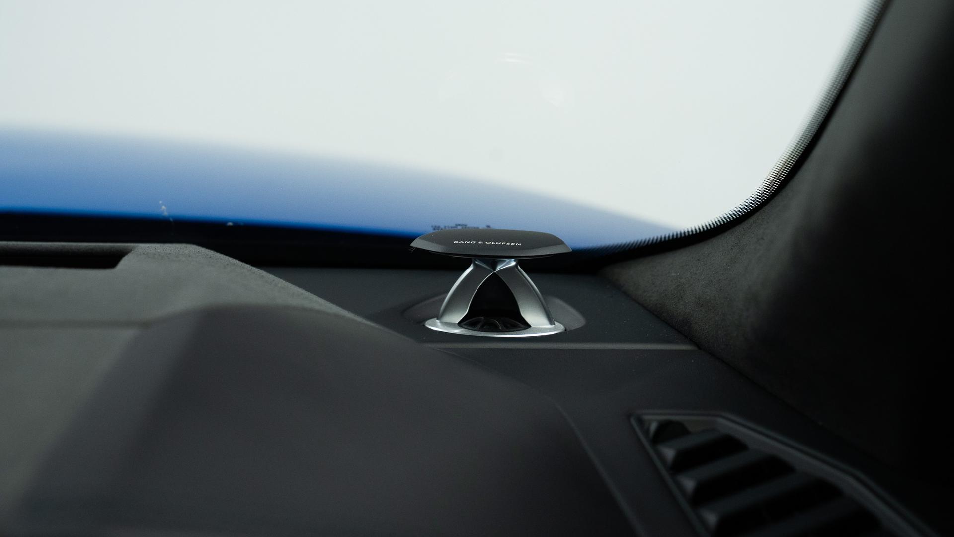 LAMBORGHINI Urus Photo ddf1427c-5fd8-4d6a-823c-4a98ad0f1d21.jpg